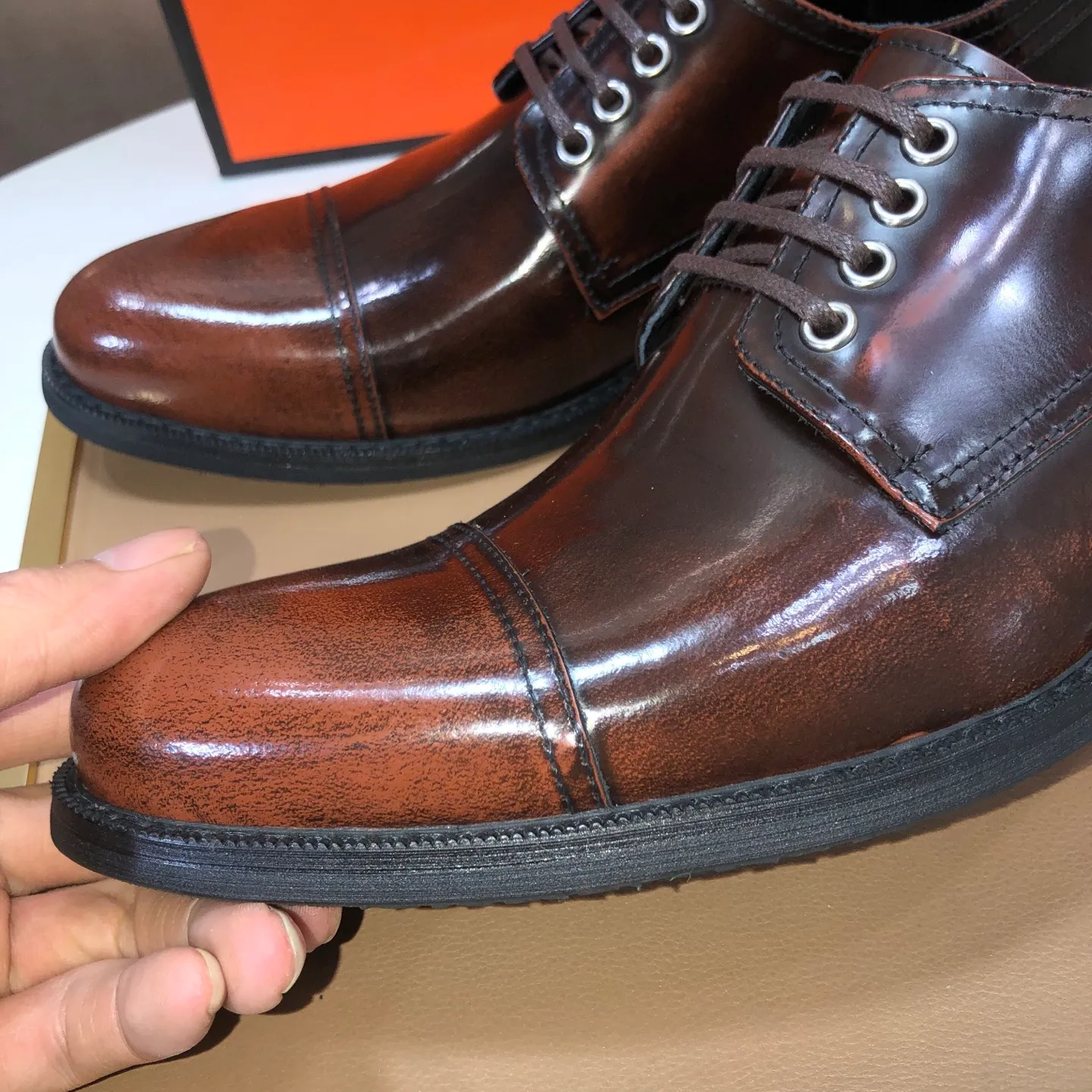Men's Men's Shoes💰540💰[HERMES] (cowhide lining)🍀Italian top luxury🍀He does not pursue novel styles and gorgeous colors, but attracts the favor of successful men with his flawless, elegant and classic style. Formal leather shoes This very comfortable, simple and stable style allows you to easily match any style! The pattern is absolutely 1:1 refined from the original case, and we strive for excellence in materials, imported cowhide + cowhide lining💪💪💪extraordinary texture👍! .Code number: 39-45 (45 customized)